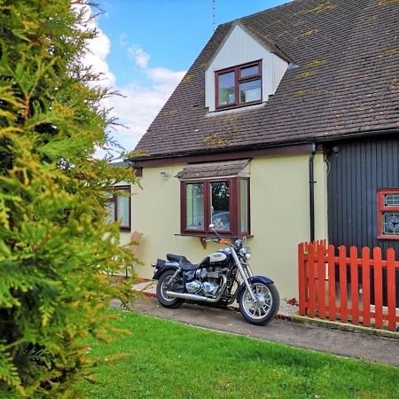Chalet Cottages Streatley  Exterior photo